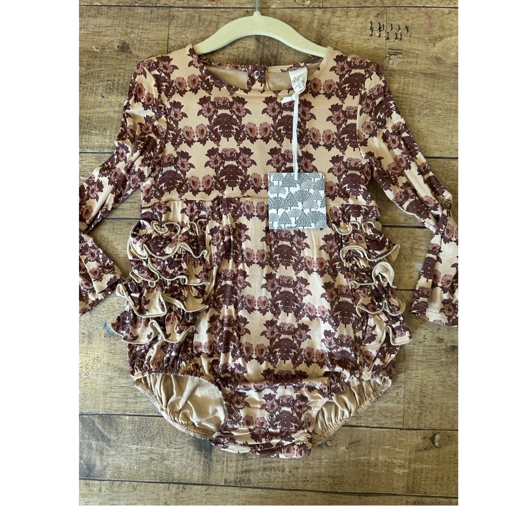 kate quinn Cream Ruched 3/4 Sleeve Blouse